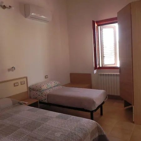 Lantgård La Ghiandaia Alghero *